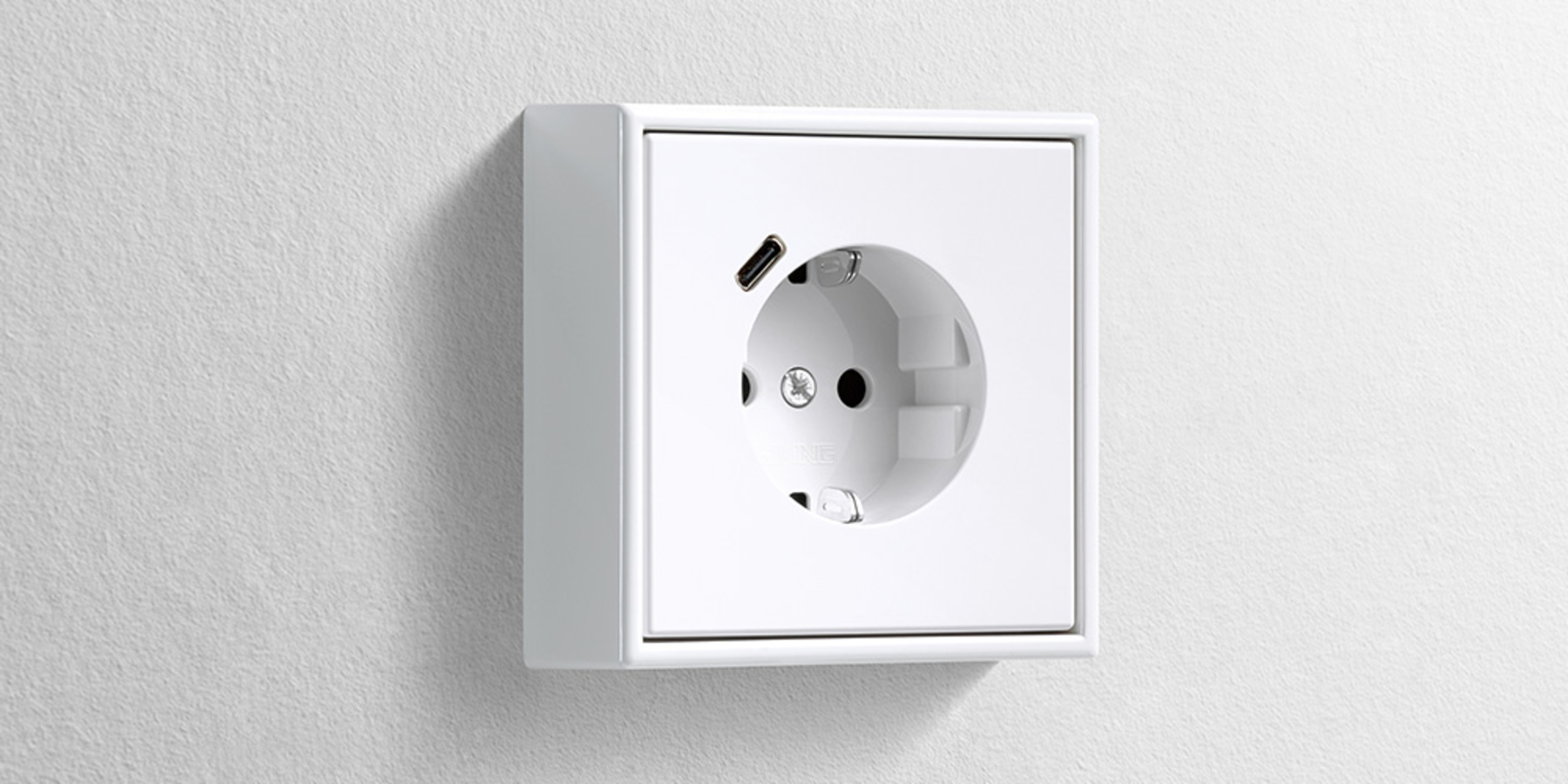 Erweiterter Anschlussraum für die Nachrüstung bei Elektro Randlinger GmbH in Schnaitsee