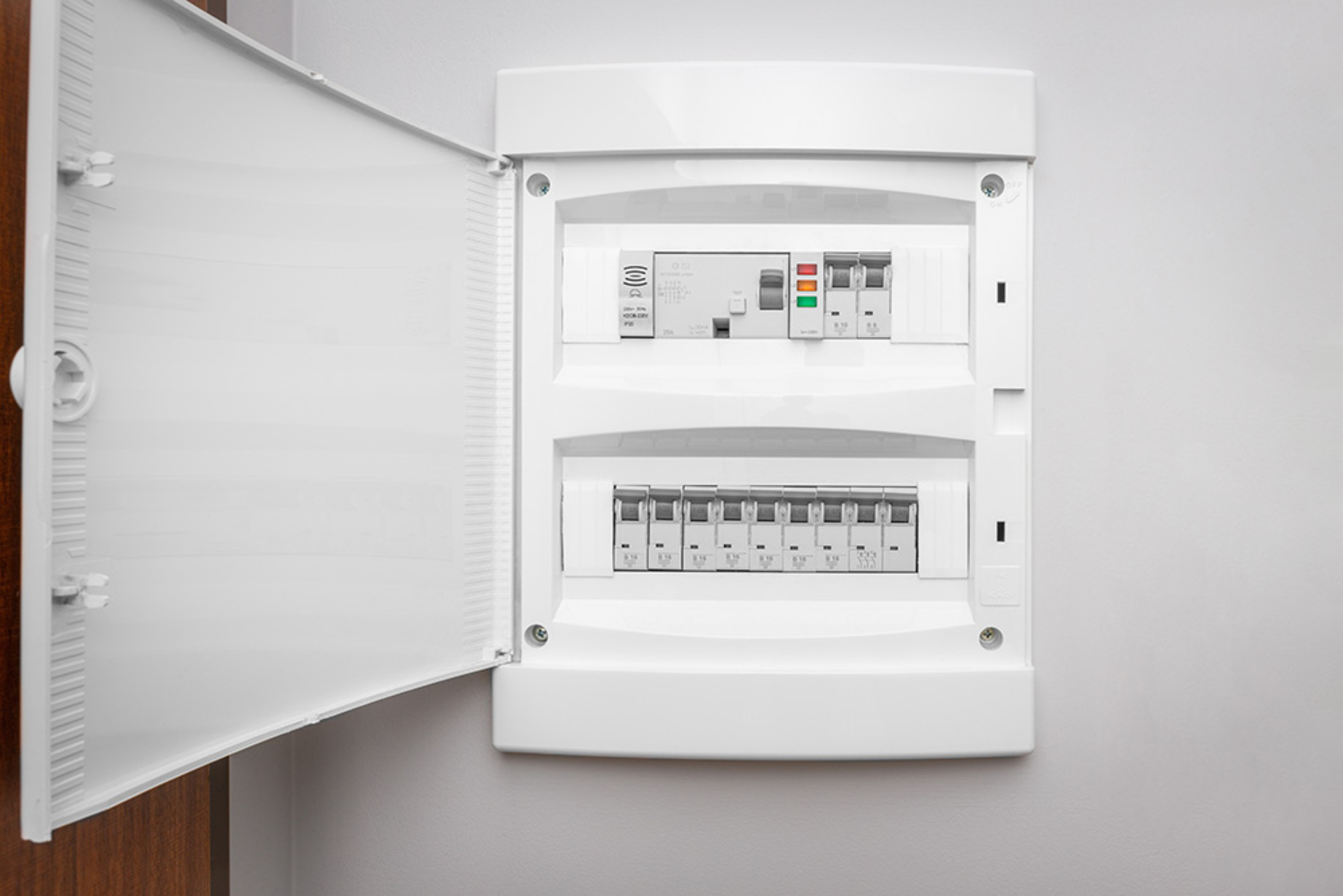 Über­spannungs­schutz bei Elektro Randlinger GmbH in Schnaitsee