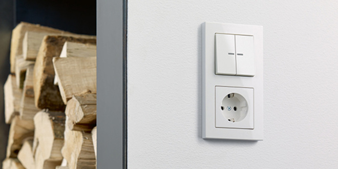 JUNG KNX Taster F 10 bei Elektro Randlinger GmbH in Schnaitsee