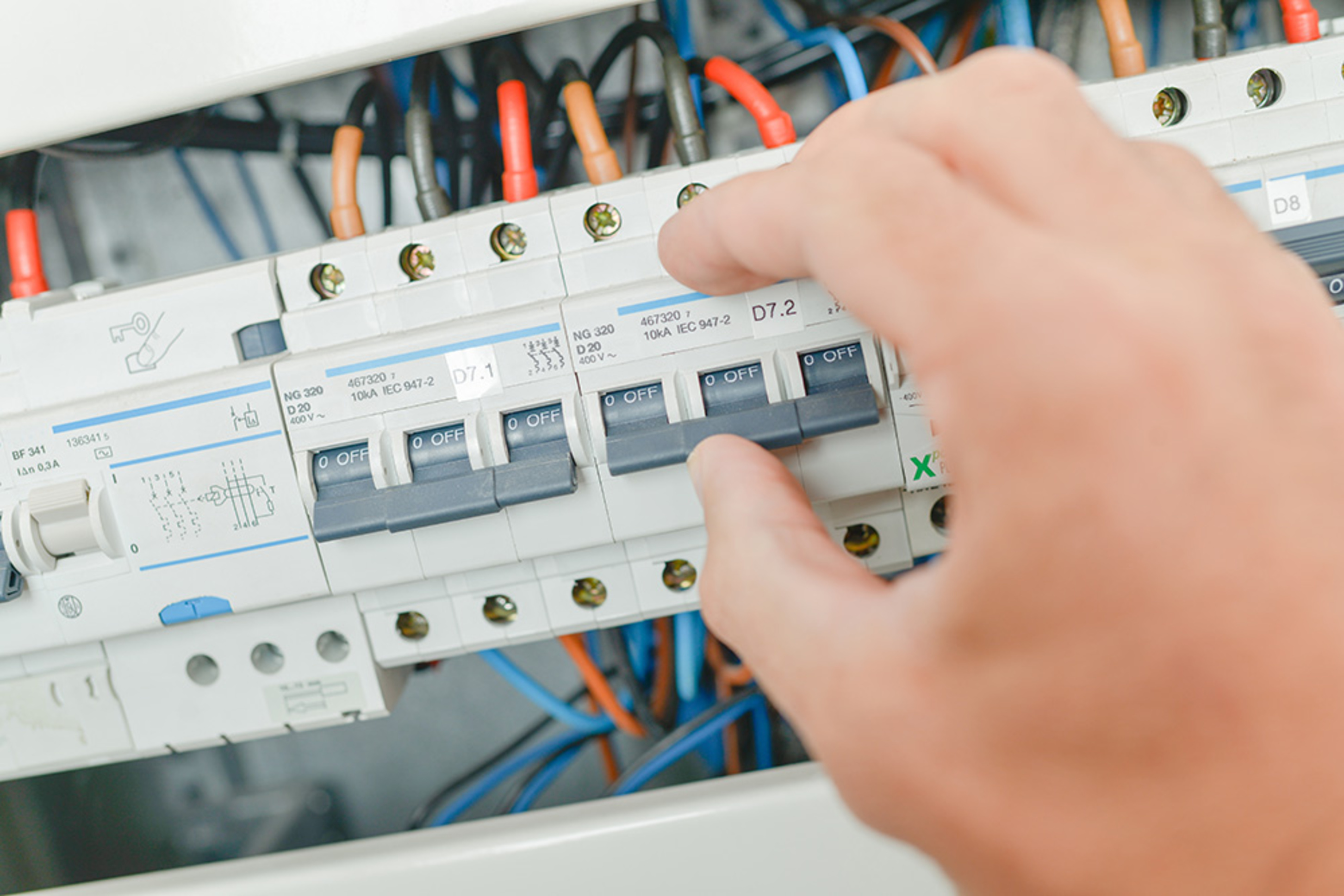 Schalt­schrank­bau bei Elektro Randlinger GmbH in Schnaitsee