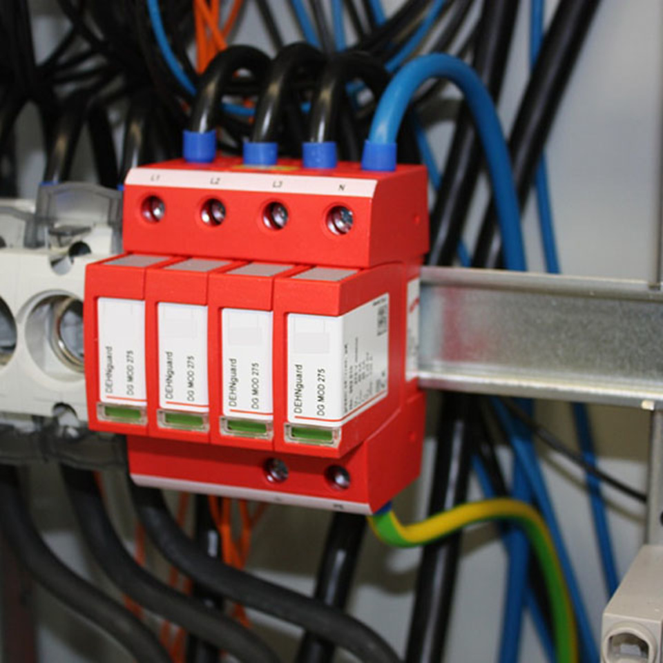 Über­spannungs­schutz bei Elektro Randlinger GmbH in Schnaitsee