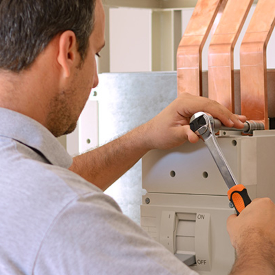 Nieder­spannungs­anlagen bei Elektro Randlinger GmbH in Schnaitsee